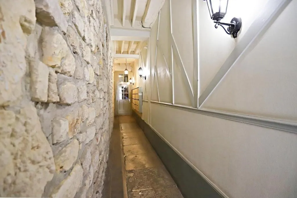 Chic Flat Paris VI Apartment France